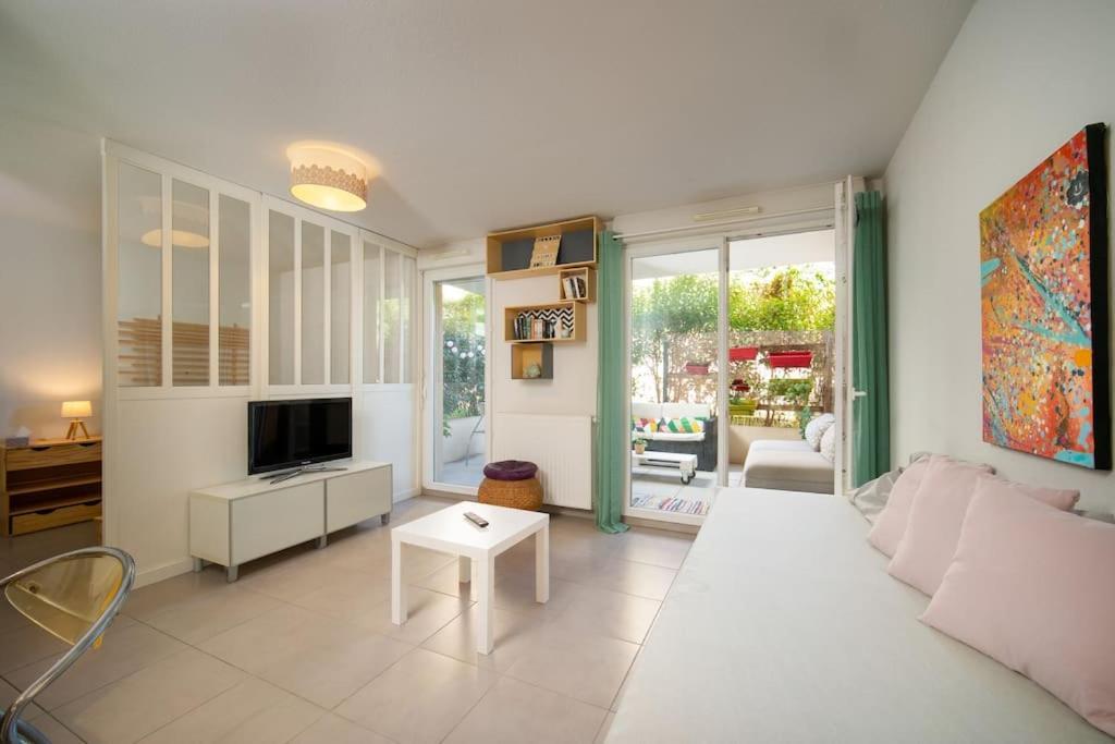 Fully Equipped Apartment With Terrace Sleeps 4 Μασσαλία Εξωτερικό φωτογραφία